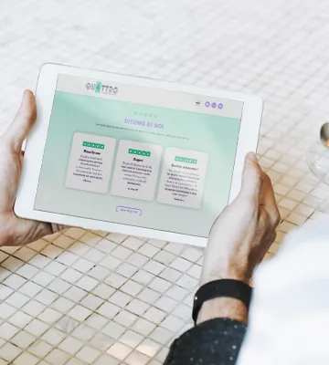 Il sito di QU4TTRO Accommodations su smartphone